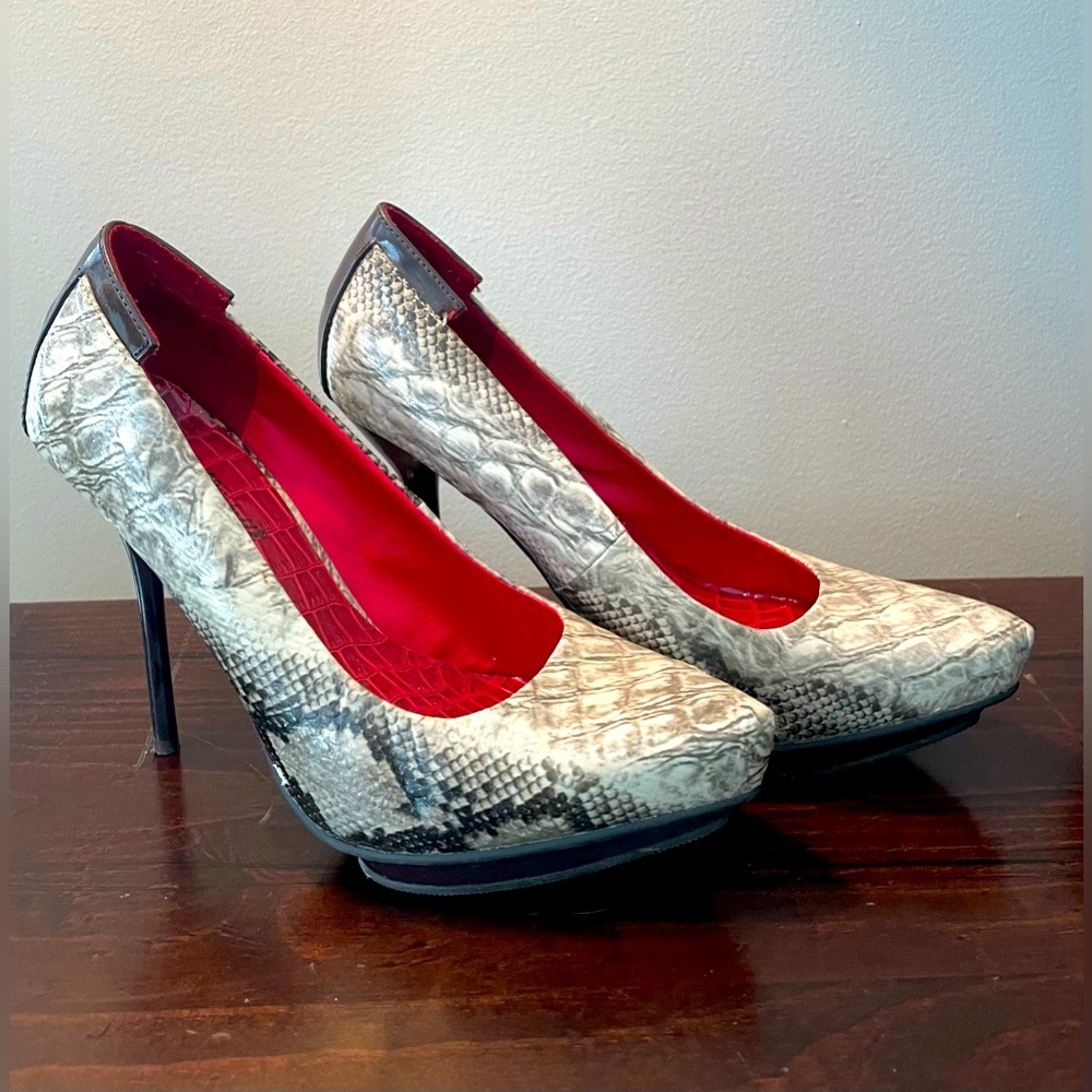 Anne Michelle Pumps